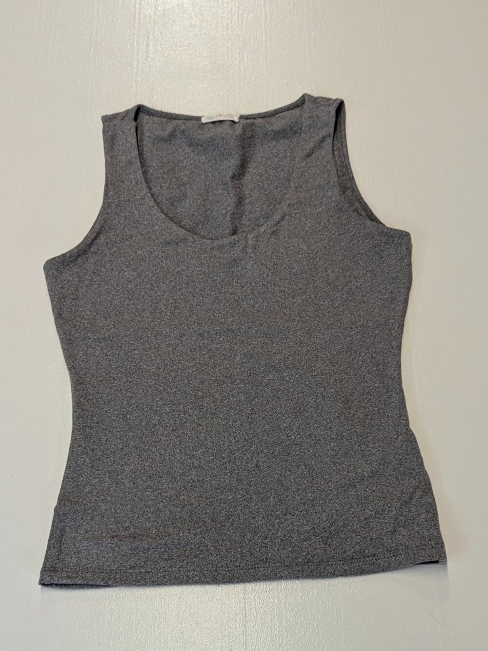 Heart& Hips Size *Small/XS Gray Cropped Tank